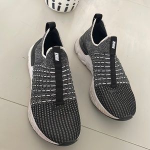 Nike react phantom run 2